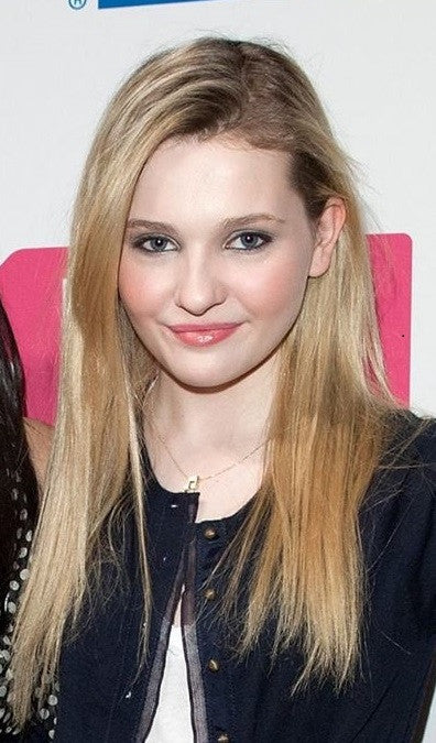 Abigail Breslin Rocks Her Night Out